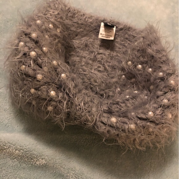 Winter warmer headband with Bow and pearls - Picture 3 of 6